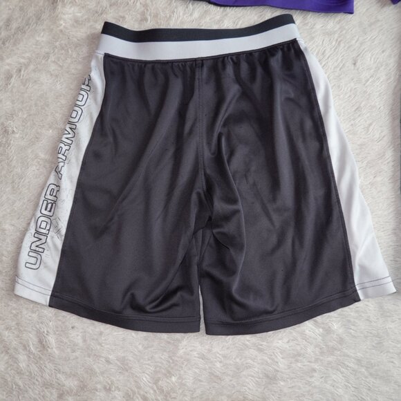 Boys Size YSM Youth Small Under Armour Heat Gear Loose Fit - Set of 3 Shorts - Picture 6 of 8